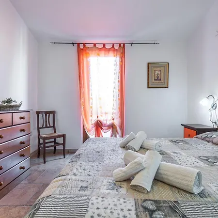Casa Vacanza L'agave B * SantʼAntìoco